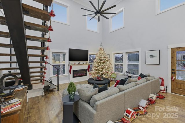 2062 Vineyard Estates Lane, Lincolnton, NC 28690