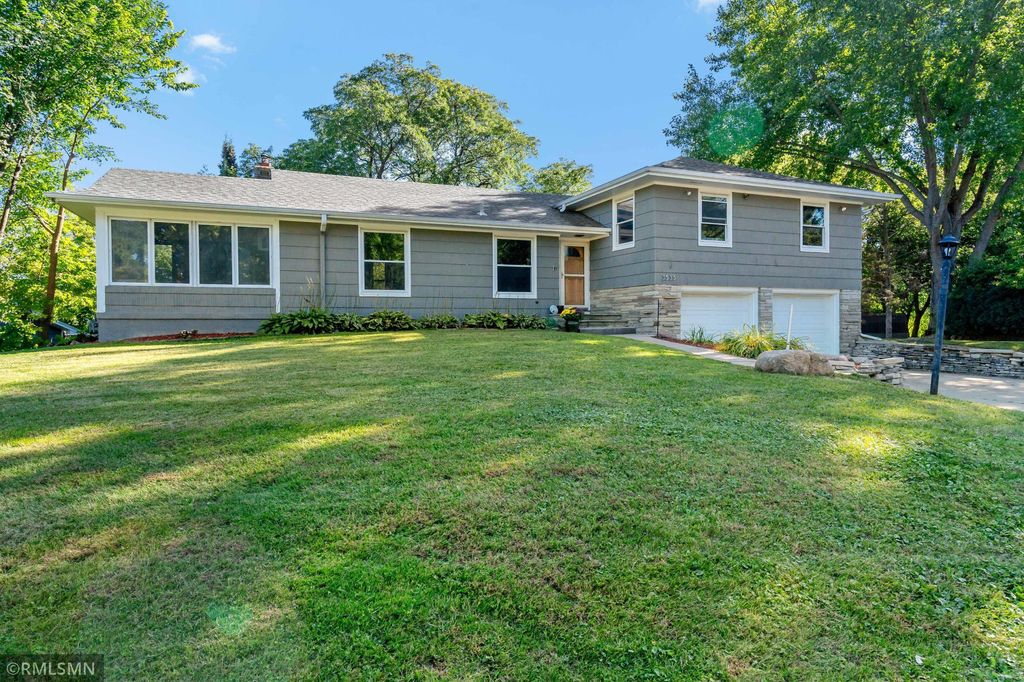 3533 W 103rd Street, Bloomington, MN 55431 — photo 2