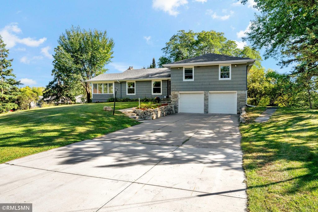 3533 W 103rd Street, Bloomington, MN 55431 — photo 3
