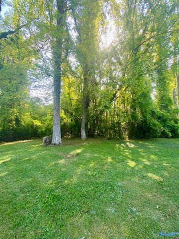 .89 Fairview Road, Gadsden, AL 35904