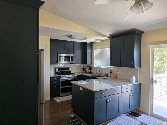 3016 S FETZER DR, Magna, UT 84044