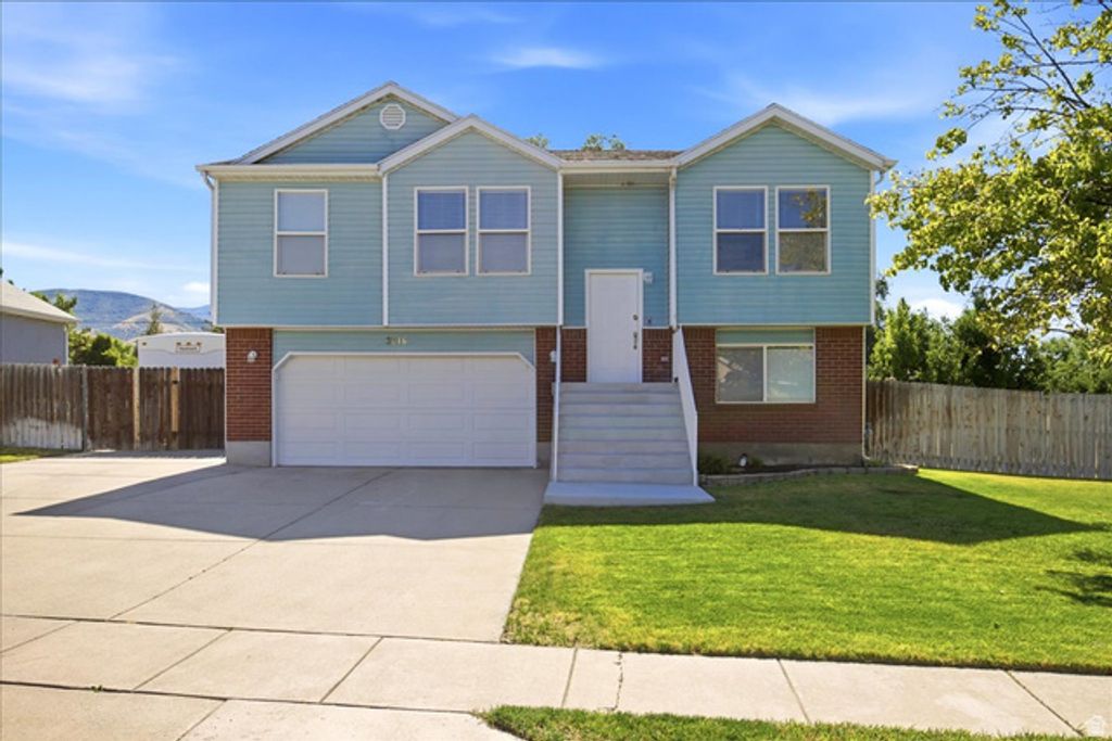 3016 S FETZER DR, Magna, UT 84044