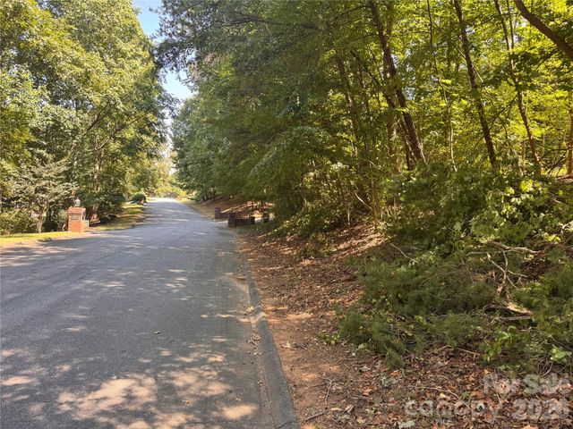 3924 Deer Run Drive NE, Conover, NC 28613