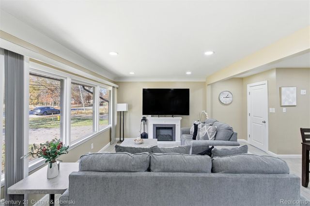 17901 Inkster Road, Brownstown Charter Township, MI 48174