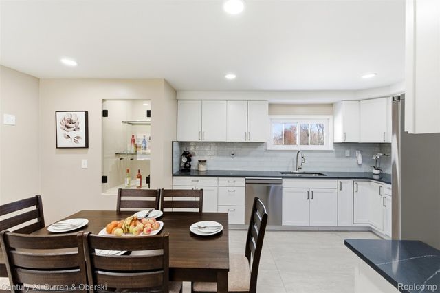 17901 Inkster Road, Brownstown Charter Township, MI 48174