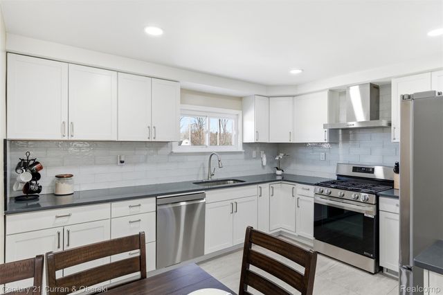 17901 Inkster Road, Brownstown Charter Township, MI 48174