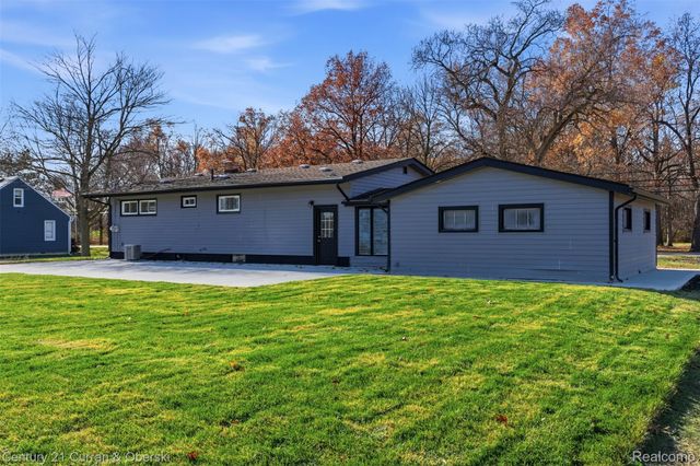17901 Inkster Road, Brownstown Charter Township, MI 48174