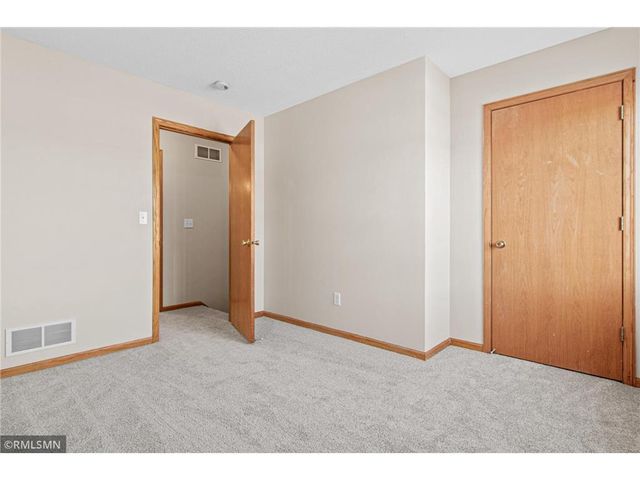 2509 Cobble Hill Court #H, Woodbury, MN 55125