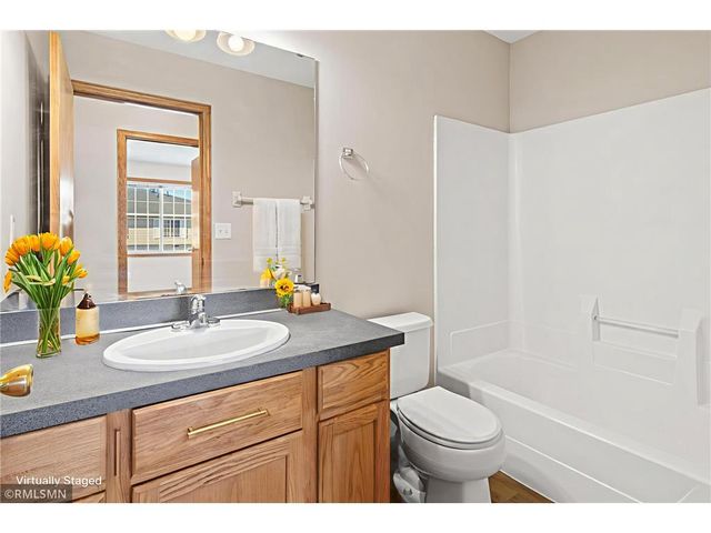 2509 Cobble Hill Court #H, Woodbury, MN 55125