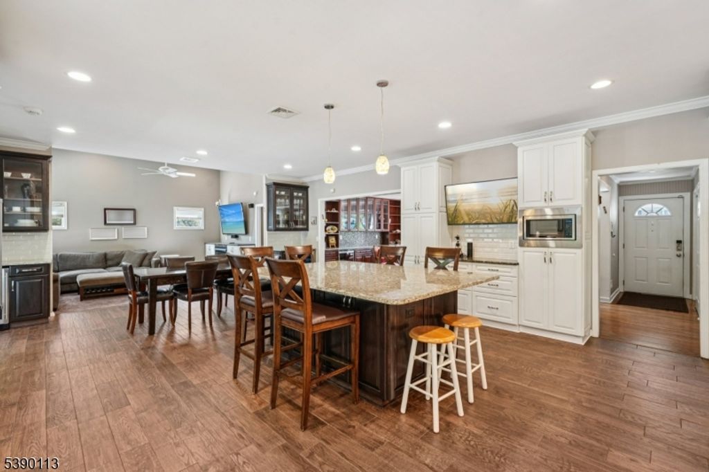 7 Rosedale Ter, Livingston Twp., NJ 07039
