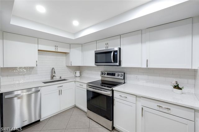 5954 Pelican Bay BLVD 222, Naples, FL 34108