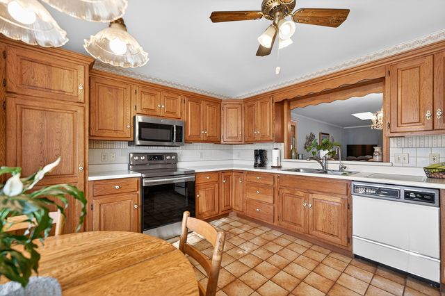 2708 Greenwood Acres Drive 2708, Dekalb, IL 60115