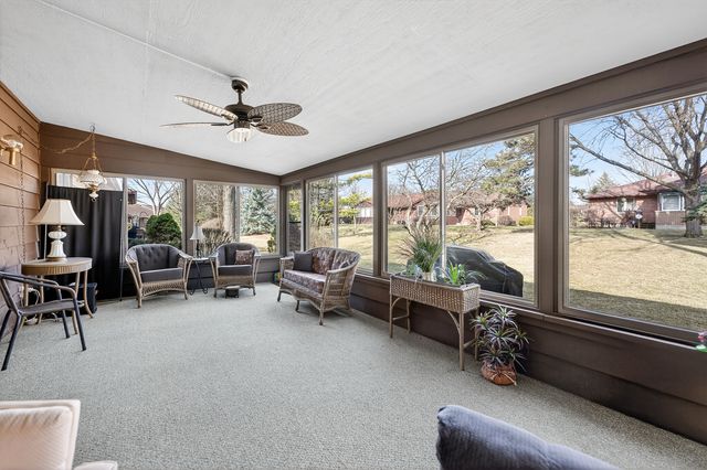 2708 Greenwood Acres Drive 2708, Dekalb, IL 60115