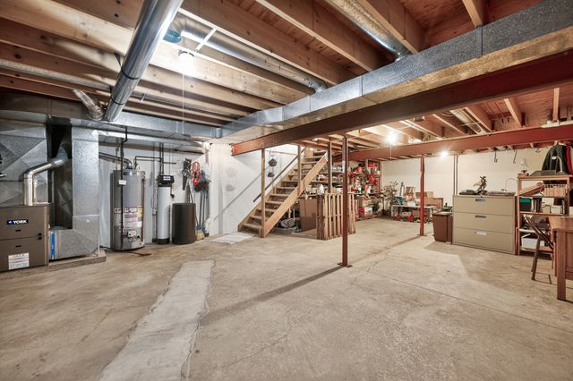 2708 Greenwood Acres Drive 2708, Dekalb, IL 60115