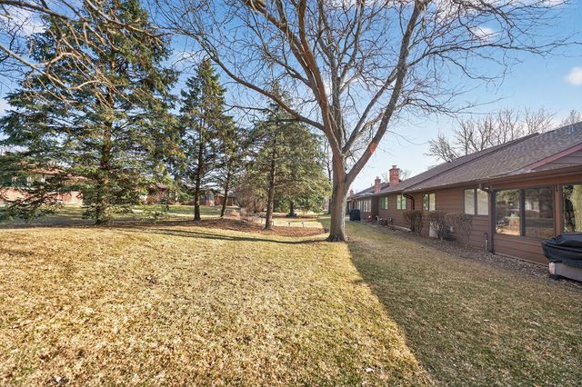 2708 Greenwood Acres Drive 2708, Dekalb, IL 60115