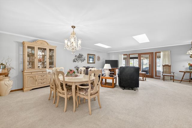 2708 Greenwood Acres Drive 2708, Dekalb, IL 60115