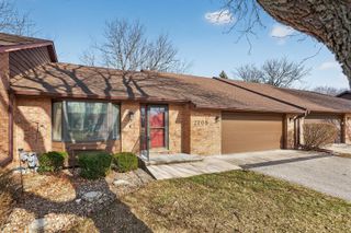 2708 Greenwood Acres Drive 2708, Dekalb, IL 60115