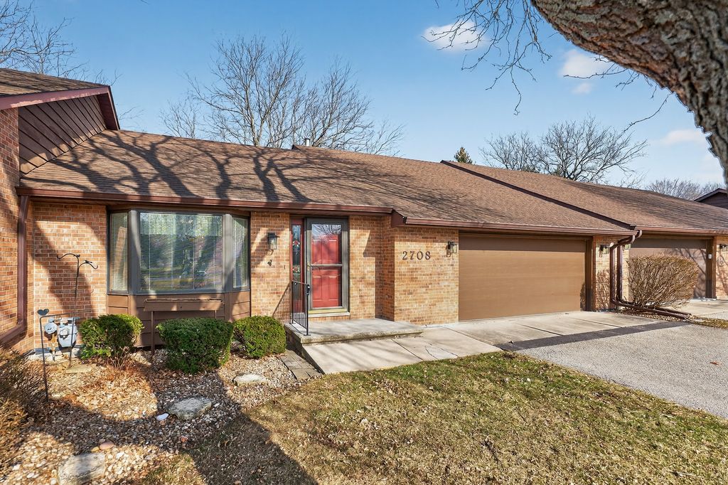 2708 Greenwood Acres Drive 2708, Dekalb, IL 60115