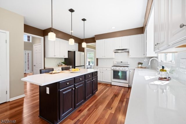 4 Hastings Rd, Montgomery Twp., NJ 08502