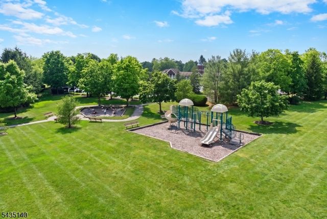 4 Hastings Rd, Montgomery Twp., NJ 08502