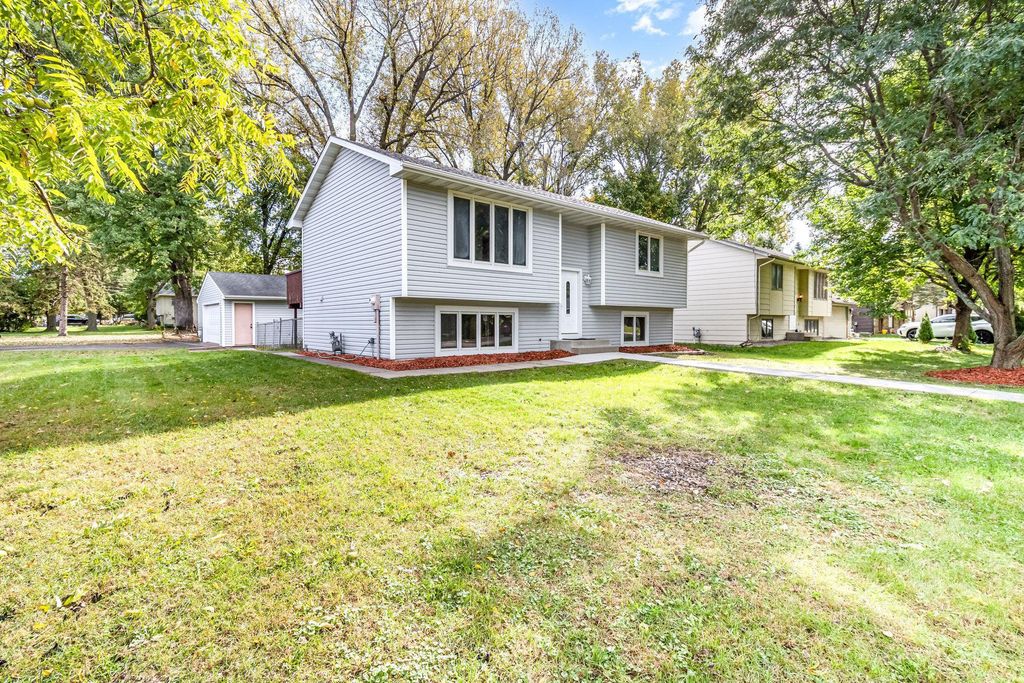 3120 Greenbrier Street, Little Canada, MN 55117