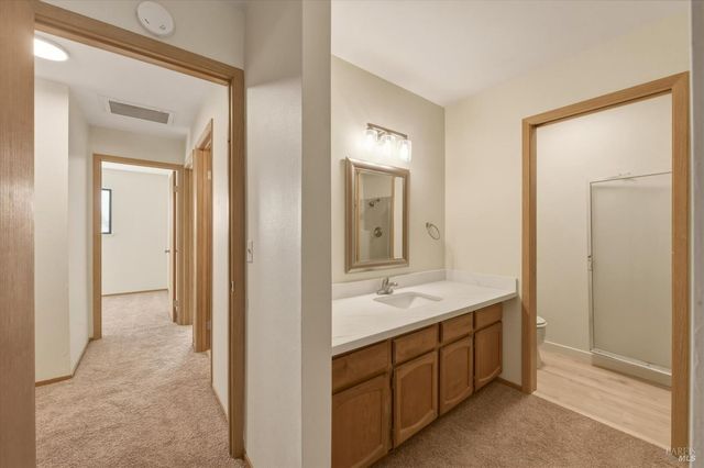 29 Feeney Dr, Rohnert Park, CA 94928