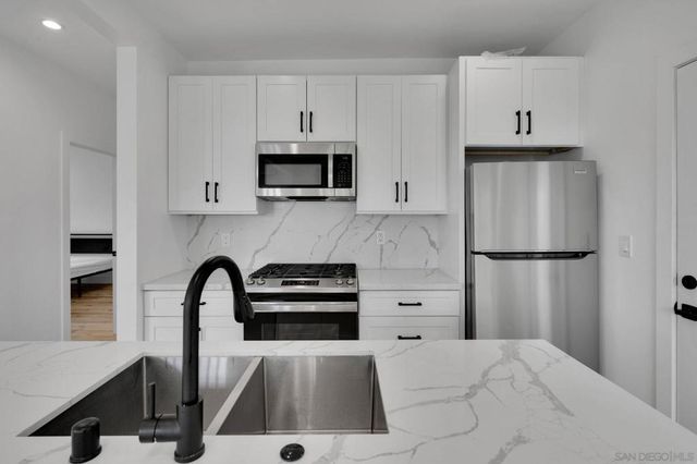 2434 2438 Broadway St., San Diego, CA 92102