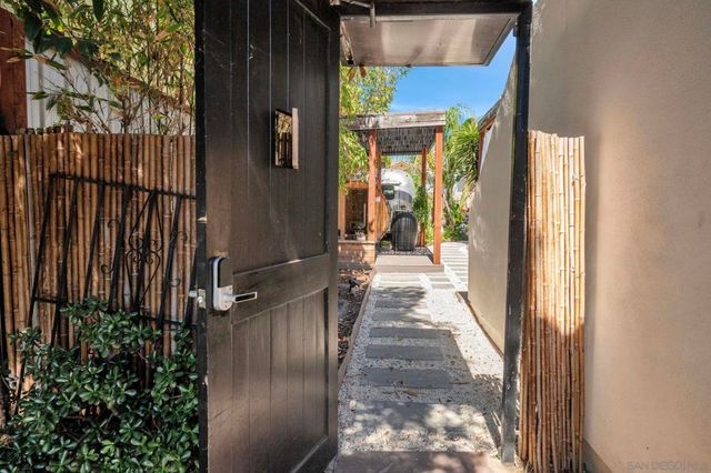 2434 2438 Broadway St., San Diego, CA 92102