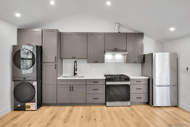 2434 2438 Broadway St., San Diego, CA 92102