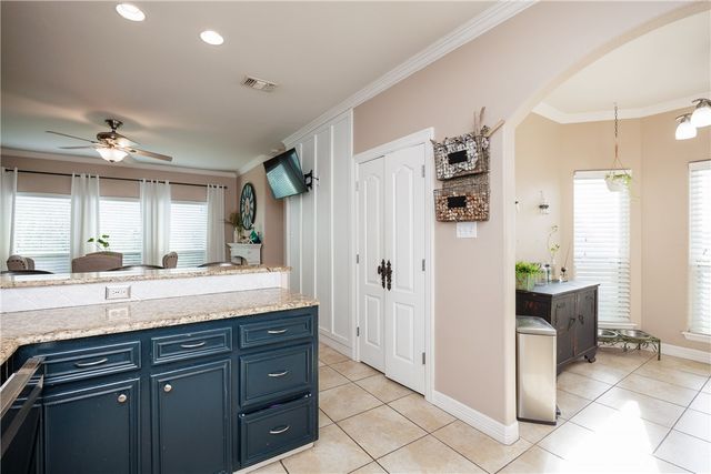 4114 Cross River Dr, Corpus Christi, TX 78410