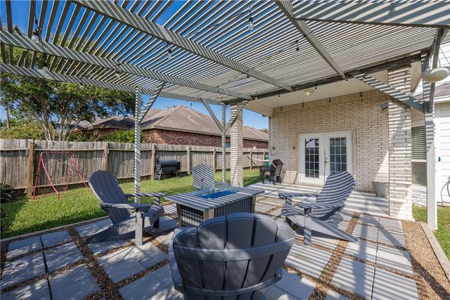 4114 Cross River Dr, Corpus Christi, TX 78410