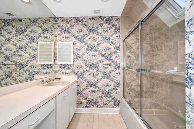 5 Wyndham Close, White Plains, NY 10605