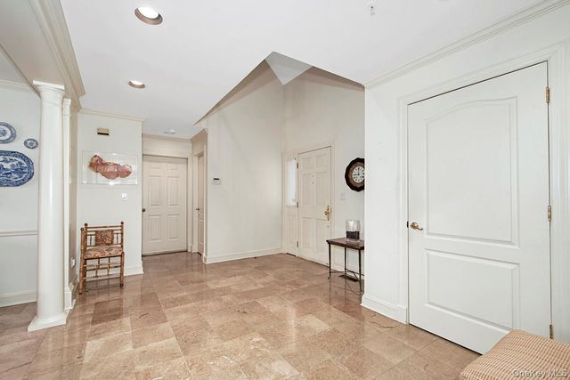 5 Wyndham Close, White Plains, NY 10605