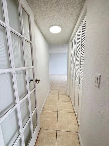 13499 Biscayne Blvd 1114, North Miami, FL 33181