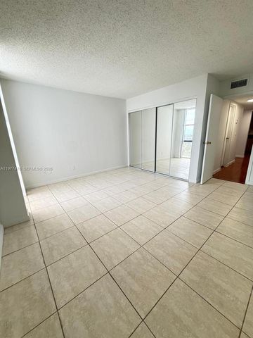 13499 Biscayne Blvd 1114, North Miami, FL 33181