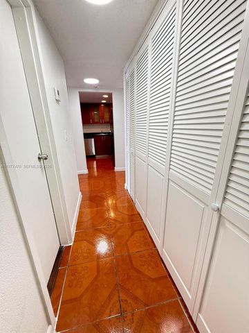 13499 Biscayne Blvd 1114, North Miami, FL 33181