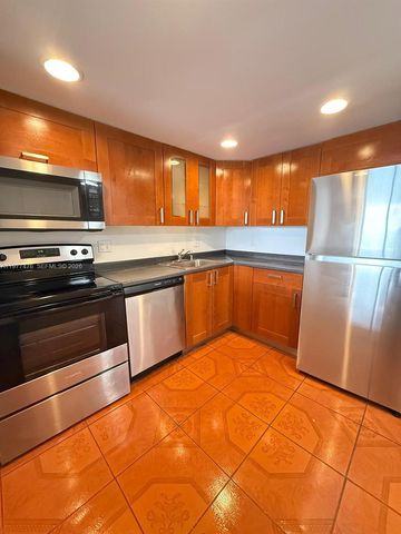 13499 Biscayne Blvd 1114, North Miami, FL 33181