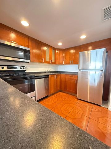 13499 Biscayne Blvd 1114, North Miami, FL 33181