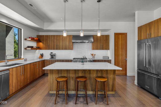 19460 Randall Court, Bend, OR 97702