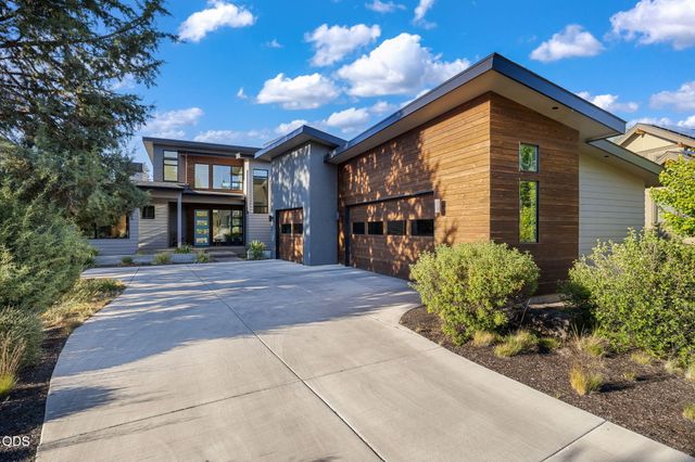 19460 Randall Court, Bend, OR 97702