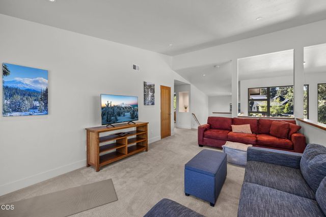 19460 Randall Court, Bend, OR 97702