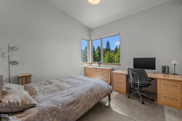 19460 Randall Court, Bend, OR 97702