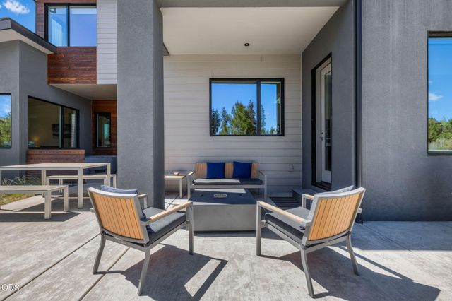 19460 Randall Court, Bend, OR 97702