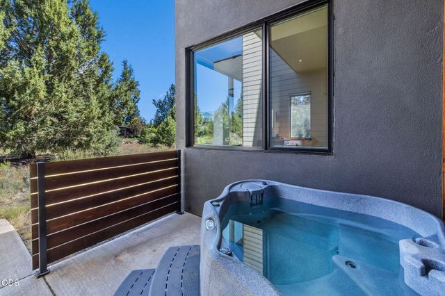 19460 Randall Court, Bend, OR 97702