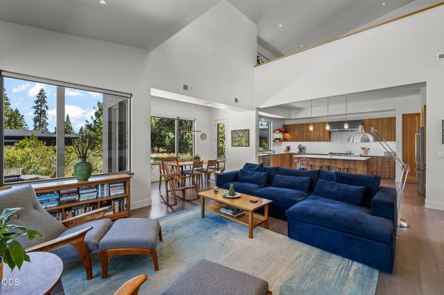 19460 Randall Court, Bend, OR 97702