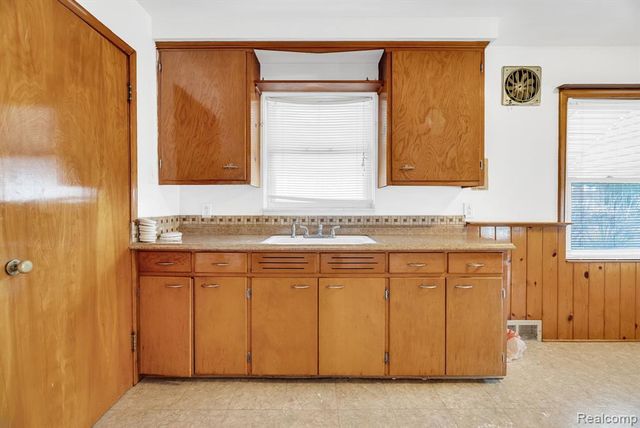 8227 Bingham Street, Detroit, MI 48228