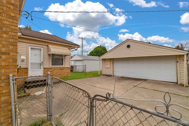 8227 Bingham Street, Detroit, MI 48228