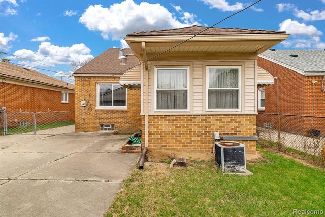 8227 Bingham Street, Detroit, MI 48228