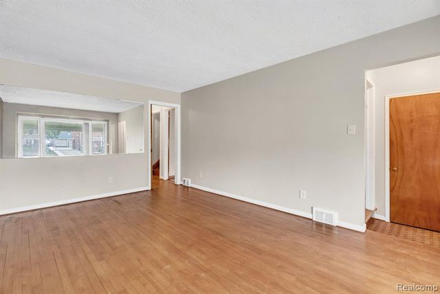 8227 Bingham Street, Detroit, MI 48228