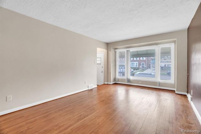 8227 Bingham Street, Detroit, MI 48228